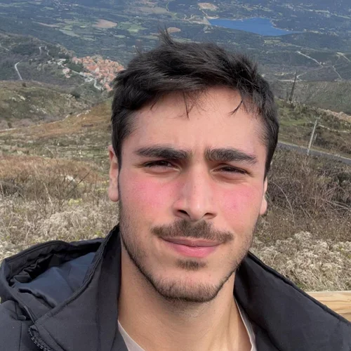 A headshot of Rod Maknouni