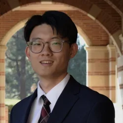 A headshot of Ian Lee